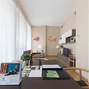Apartamento Hemeras Boutique Homes - Design Near Duomo Cathedral, Milão